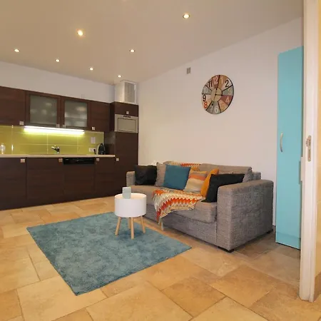 Alc - Psa12 - 9 Min Palais And Beaches Cannes
